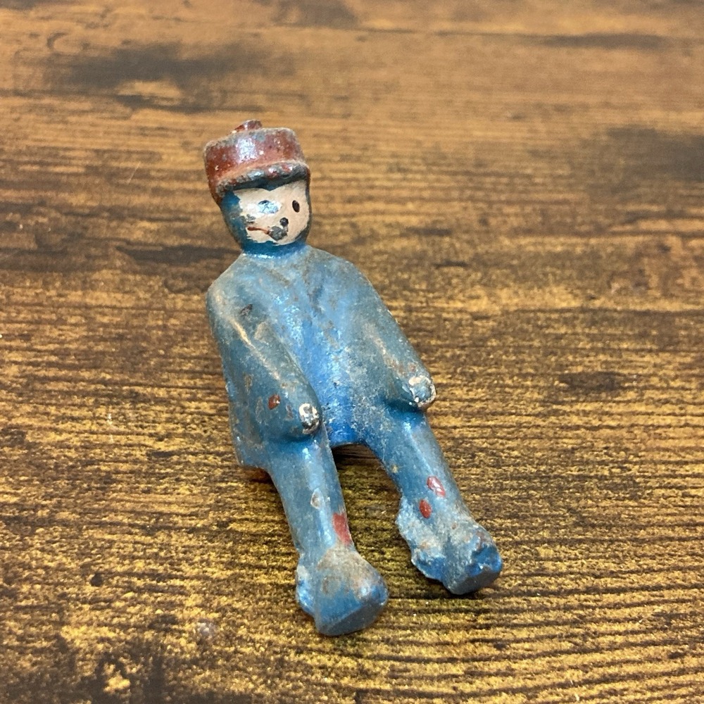 Vintage SOLID Cast‎ Iron Driver For Horse Drawn Wagon Beer Cart Blue Red Hat